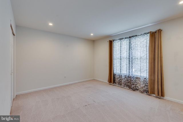 3 CHESTNUT AVE, Somerdale, NJ 08083