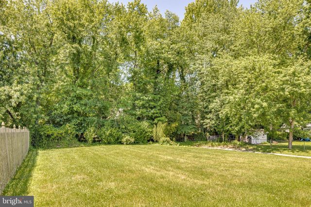 3 CHESTNUT AVE, Somerdale, NJ 08083