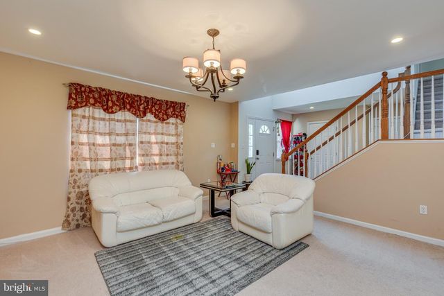 3 CHESTNUT AVE, Somerdale, NJ 08083