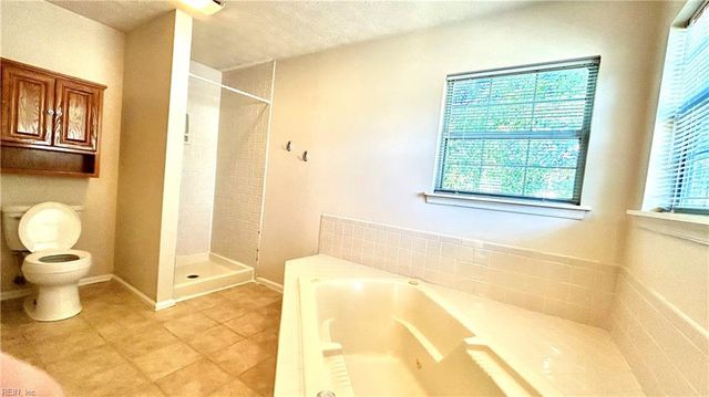 604 Aylesbury DR, Newport News, VA 23608