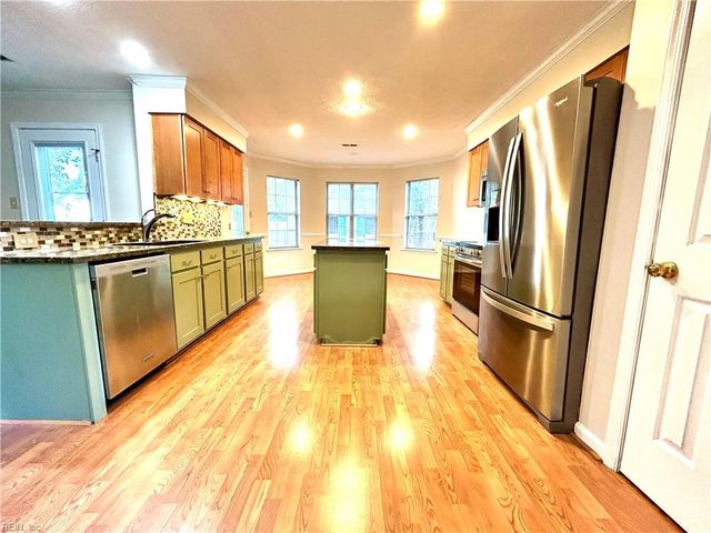 604 Aylesbury DR, Newport News, VA 23608