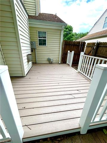604 Aylesbury DR, Newport News, VA 23608