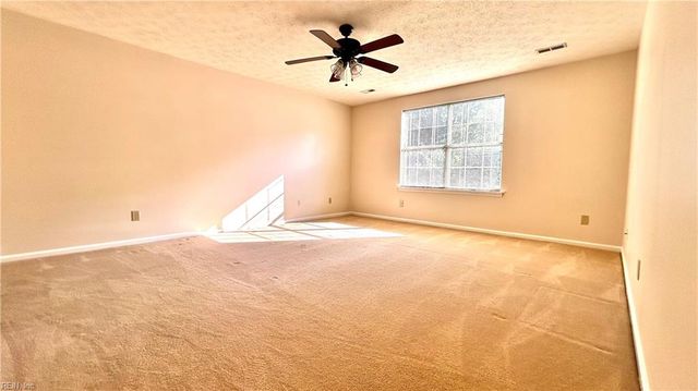 604 Aylesbury DR, Newport News, VA 23608