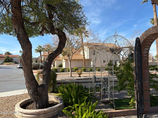 1636 E Villa Theresa Drive, Phoenix, AZ 85022