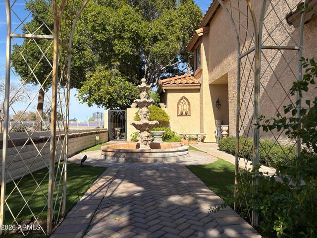 1636 E Villa Theresa Drive, Phoenix, AZ 85022