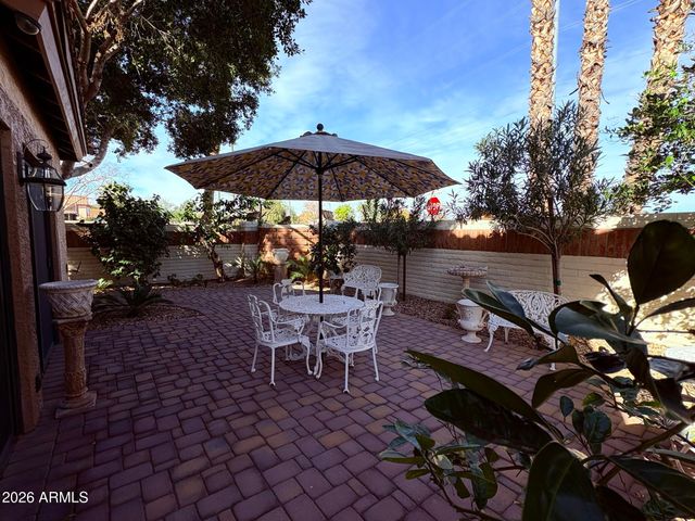 1636 E Villa Theresa Drive, Phoenix, AZ 85022