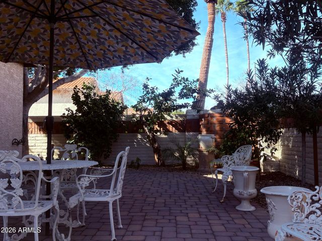 1636 E Villa Theresa Drive, Phoenix, AZ 85022