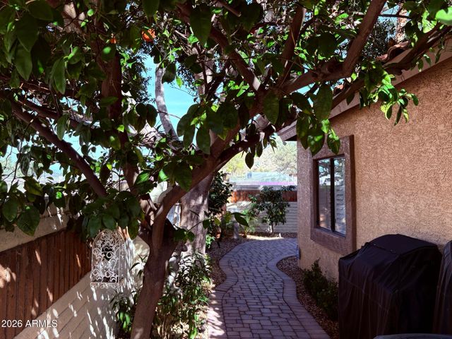 1636 E Villa Theresa Drive, Phoenix, AZ 85022