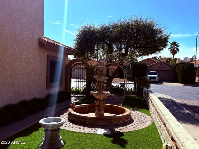 1636 E Villa Theresa Drive, Phoenix, AZ 85022