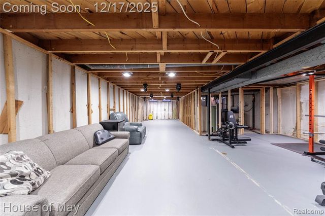 39412 Burns Drive, Sterling Heights, MI 48313