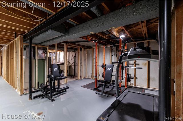 39412 Burns Drive, Sterling Heights, MI 48313