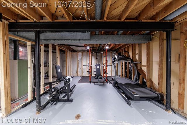 39412 Burns Drive, Sterling Heights, MI 48313