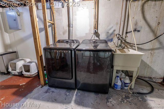 39412 Burns Drive, Sterling Heights, MI 48313