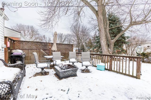 39412 Burns Drive, Sterling Heights, MI 48313