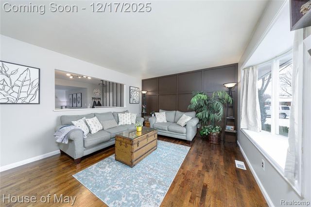 39412 Burns Drive, Sterling Heights, MI 48313