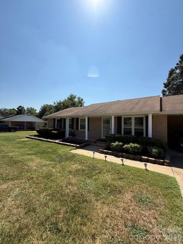 3432 Farrhill Road, Charlotte, NC 28214