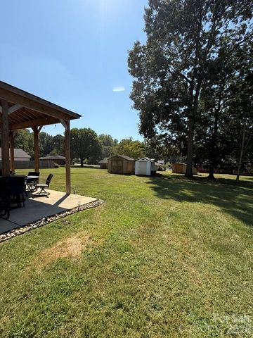 3432 Farrhill Road, Charlotte, NC 28214
