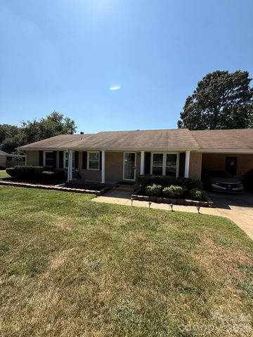 3432 Farrhill Road, Charlotte, NC 28214