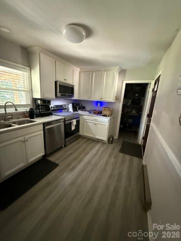 3432 Farrhill Road, Charlotte, NC 28214