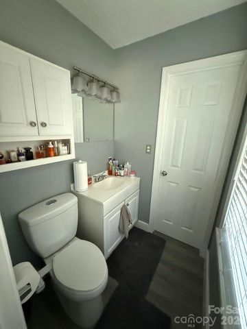 3432 Farrhill Road, Charlotte, NC 28214