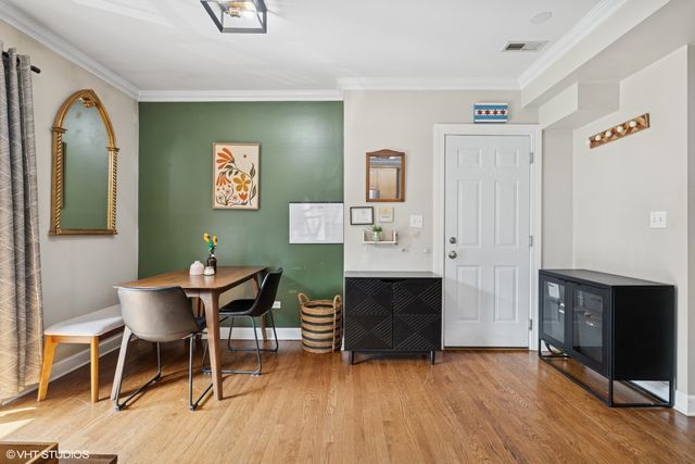 2128 N Hudson Street 203, Chicago, IL 60614