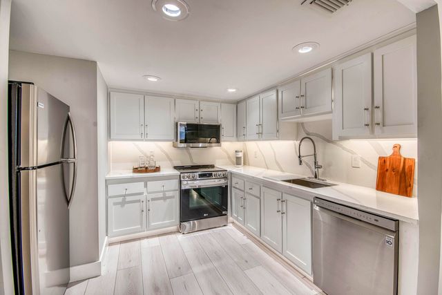 2800 N Ocean Drive B-15d, Singer Island, FL 33404