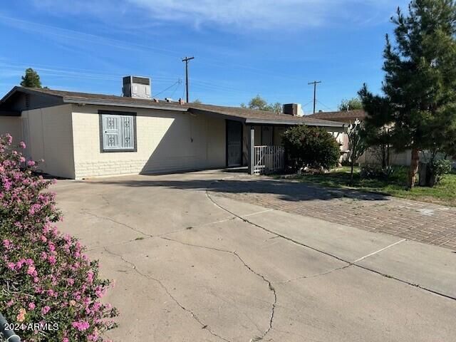 7718 W WHITTON Avenue, Phoenix, AZ 85033