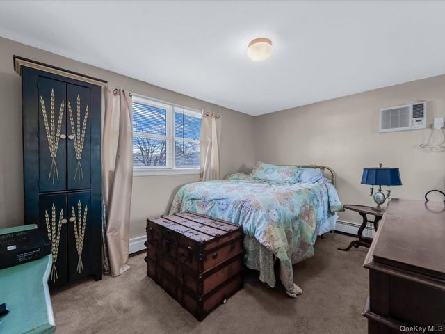 12 Cable Lane, Hicksville, NY 11801