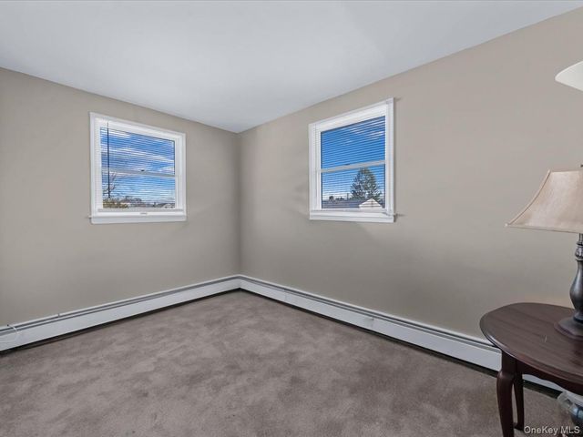 12 Cable Lane, Hicksville, NY 11801