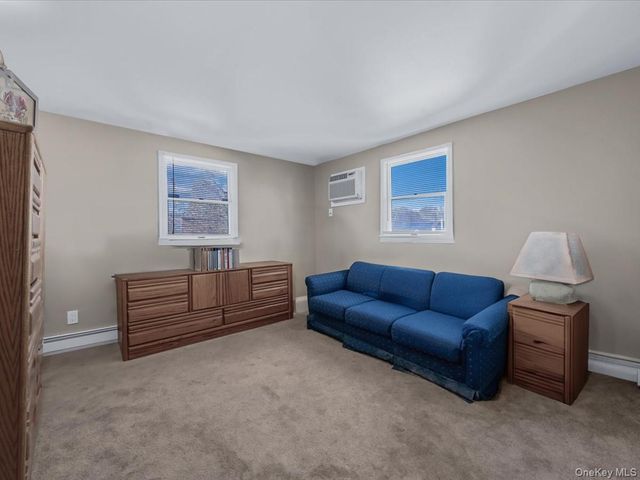 12 Cable Lane, Hicksville, NY 11801