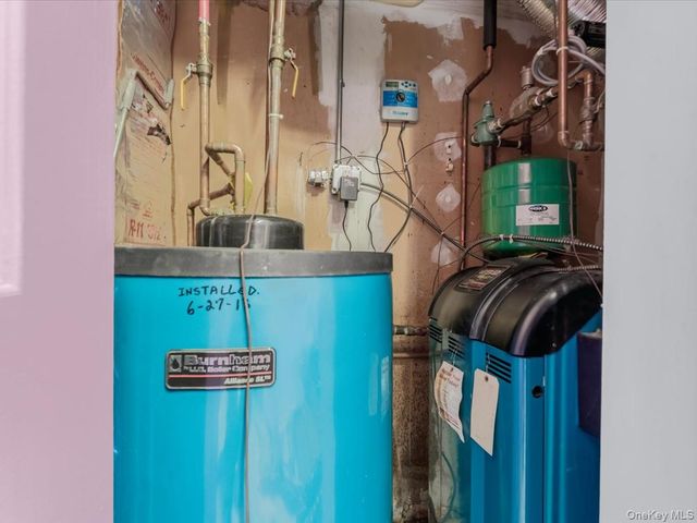 12 Cable Lane, Hicksville, NY 11801