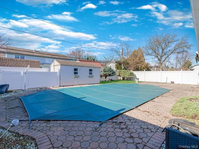 12 Cable Lane, Hicksville, NY 11801