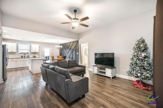 137 Sadie Heights Boulevard, Perry, GA 31069