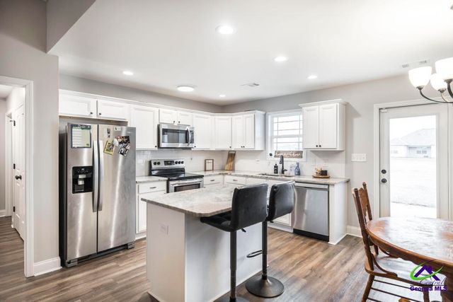 137 Sadie Heights Boulevard, Perry, GA 31069