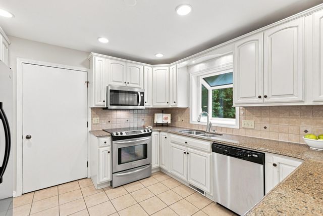 25715 Wild Rose Lane, Excelsior, MN 55331