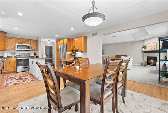 1003 Oneida Woods Trail, Grand Ledge, MI 48837