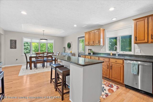 1003 Oneida Woods Trail, Grand Ledge, MI 48837