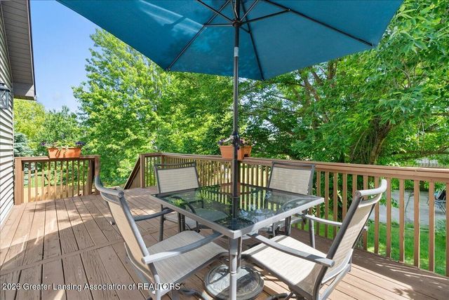 1003 Oneida Woods Trail, Grand Ledge, MI 48837