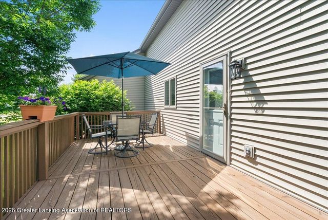 1003 Oneida Woods Trail, Grand Ledge, MI 48837