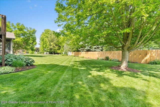 1003 Oneida Woods Trail, Grand Ledge, MI 48837