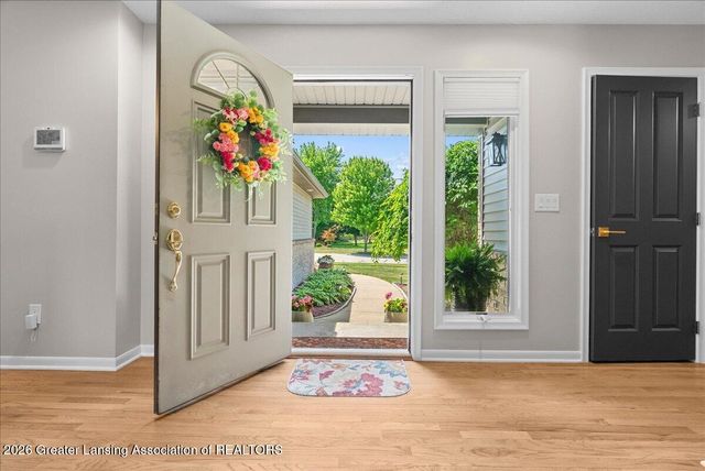 1003 Oneida Woods Trail, Grand Ledge, MI 48837