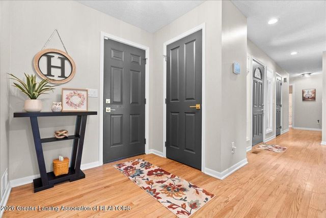 1003 Oneida Woods Trail, Grand Ledge, MI 48837