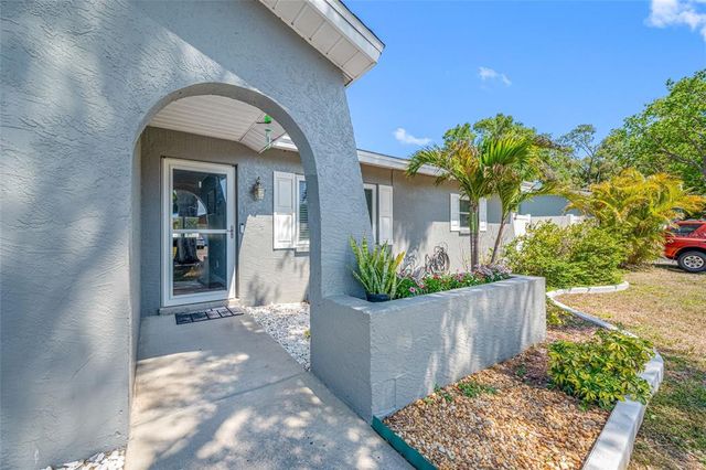 14884 CROMWELL DRIVE, Clearwater, FL 33764