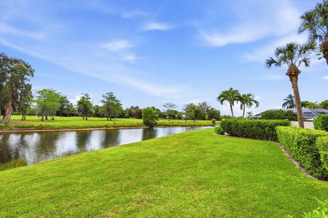 2465 Vista Del Prado Drive, Wellington, FL 33414