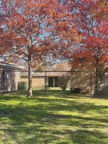 3600 Landy Lane, Richland Hills, TX 76118