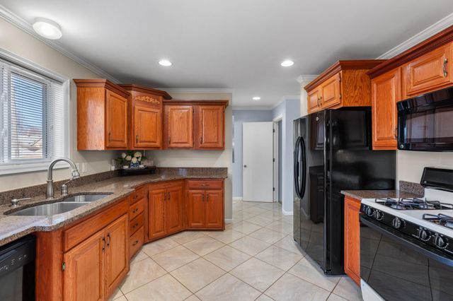 1685 Arlington Avenue E, Saint Paul, MN 55106