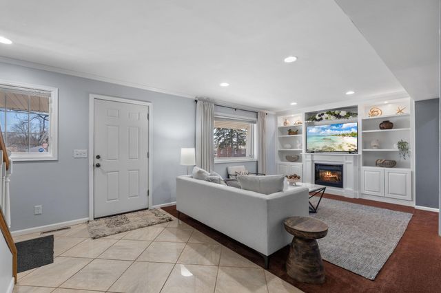 1685 Arlington Avenue E, Saint Paul, MN 55106