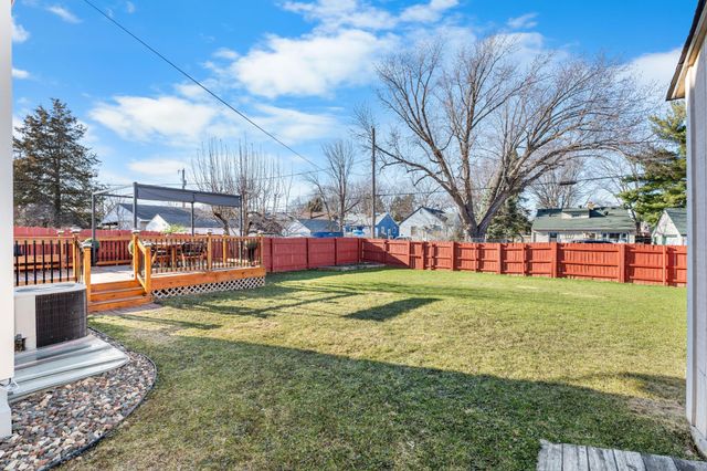 1685 Arlington Avenue E, Saint Paul, MN 55106