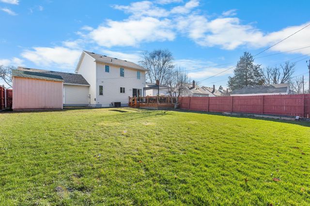 1685 Arlington Avenue E, Saint Paul, MN 55106