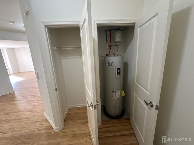 45 Roosevelt Avenue 2301, Carteret, NJ 07008